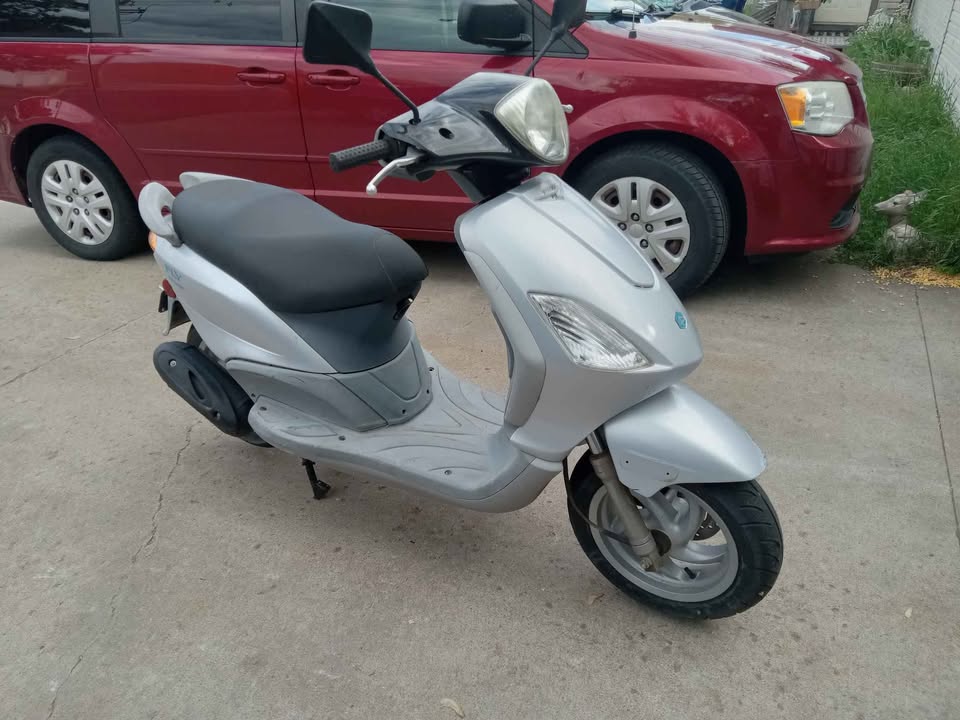 2007 PIAGGIO FLY 50 Scooter